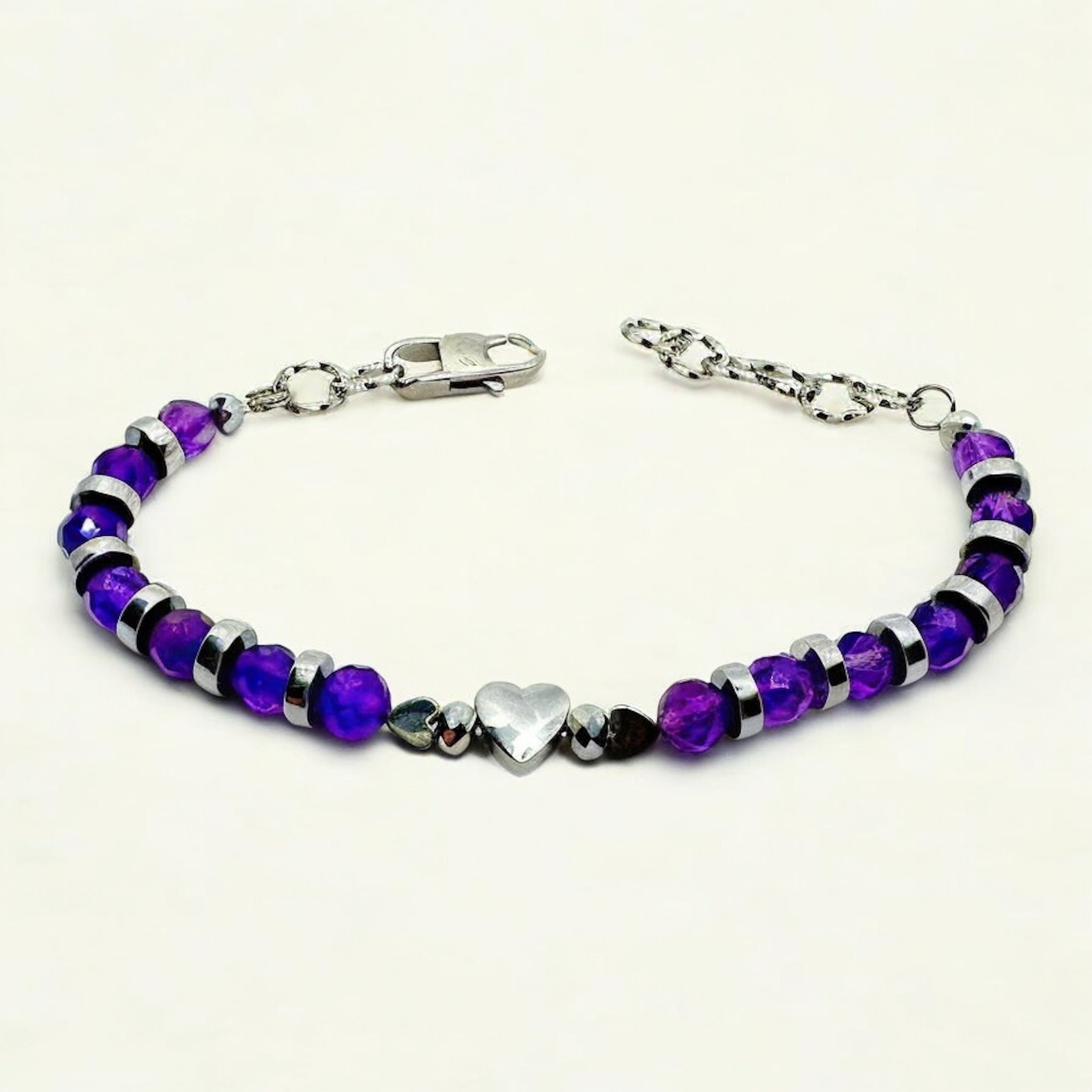 Bracciale Ametista Sfaccettata con Cuori in Ematite Sharifa Crystals